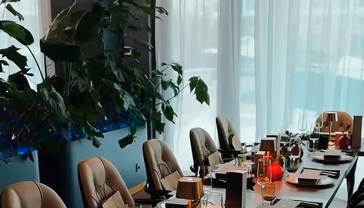 Световой акцент Favourite в интерьере ресторана SHATÉ 