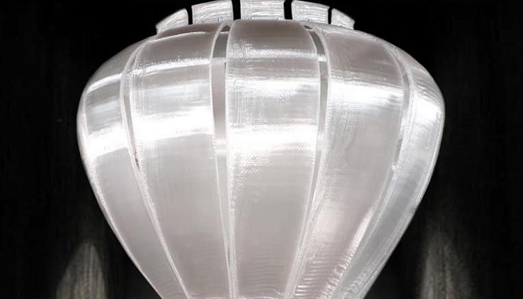 Тициано Вудафьери: лампа из переработанного пластика