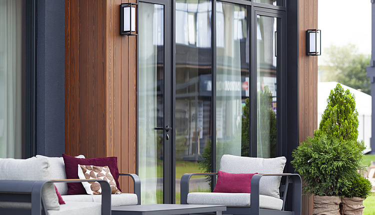 Главный партнёр по свету на выставке Open Village 2025