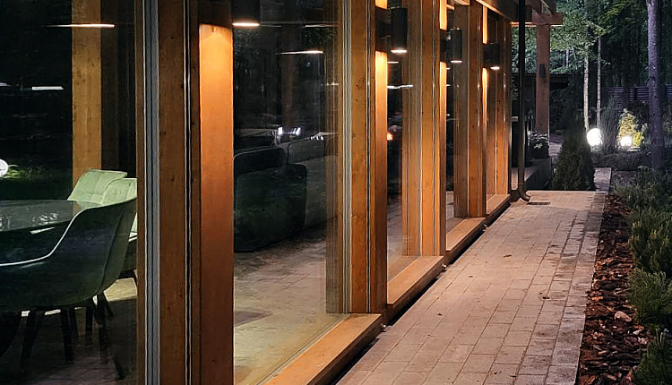 Реализация проекта уличного освещение в одном из загородных домов Подмосковья